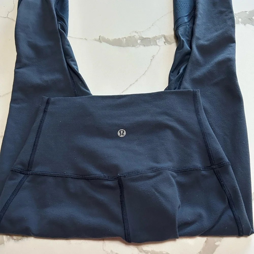 lululemon athletica Women’s Cropped Dark Blue Leggings - Picture 3 of 10